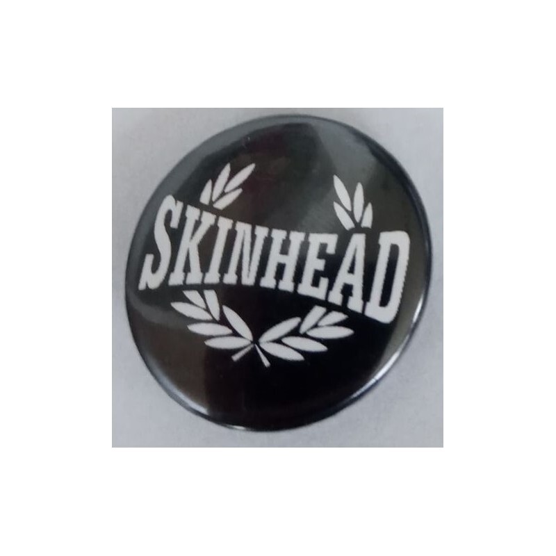Przypinka. Skinhead Laur