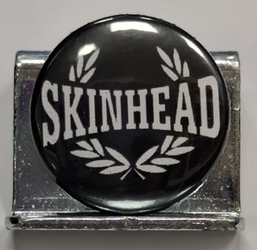 Przypinka. 85. Skinhead Laur