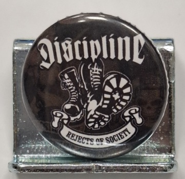 Przypinka. 46 Discipline