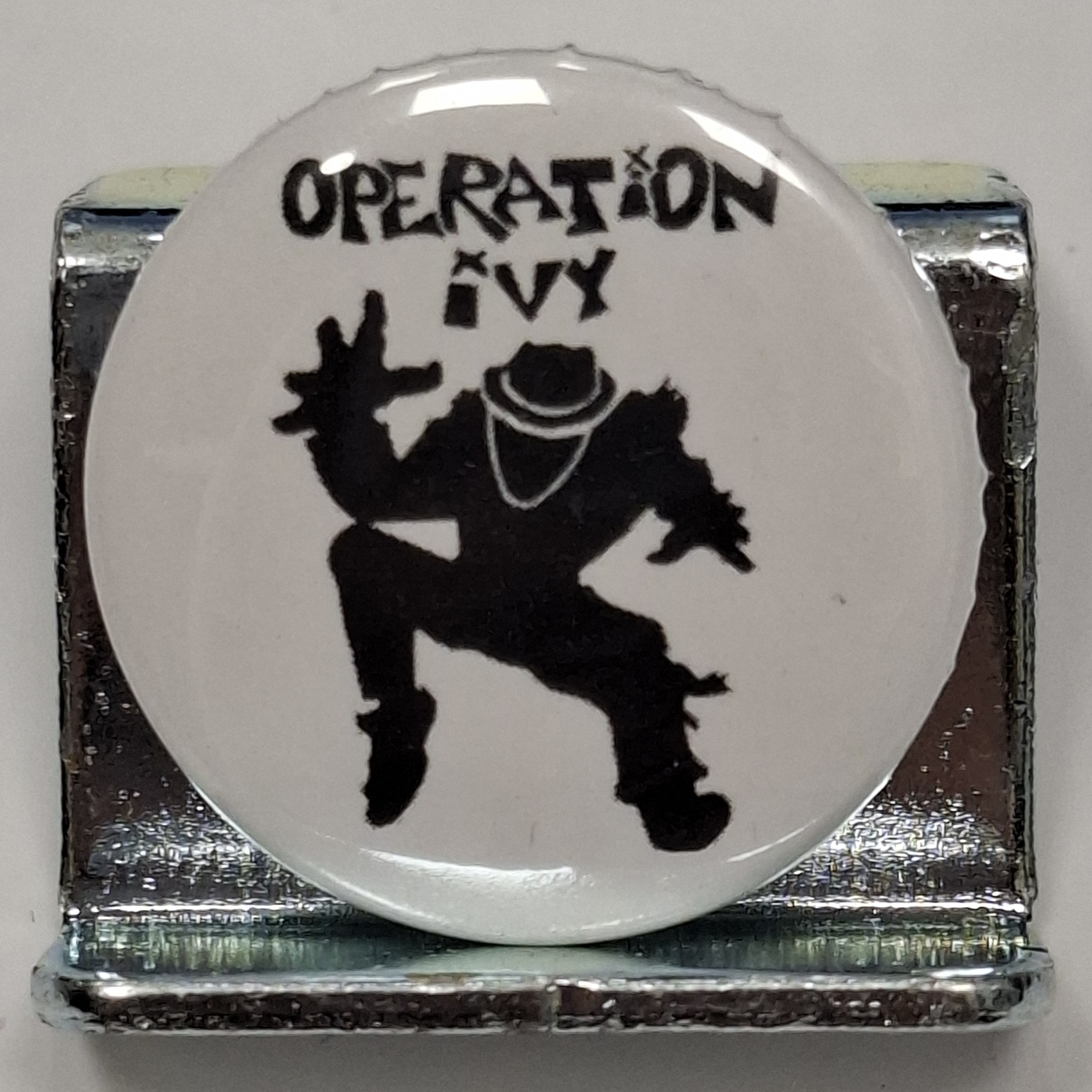 Przypinka. 43 Operation Ivy