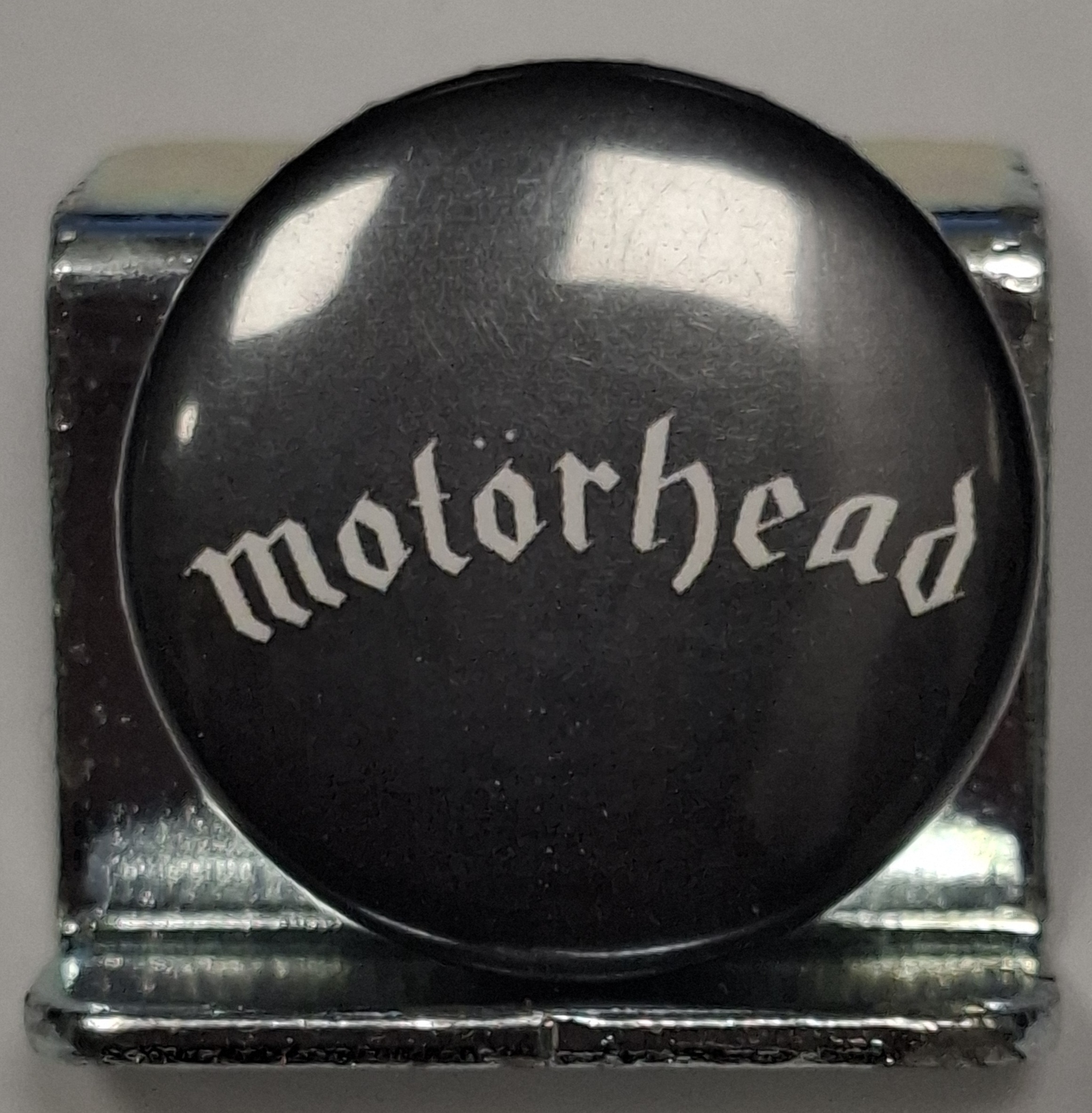 Przypinka. 59. Motorhead