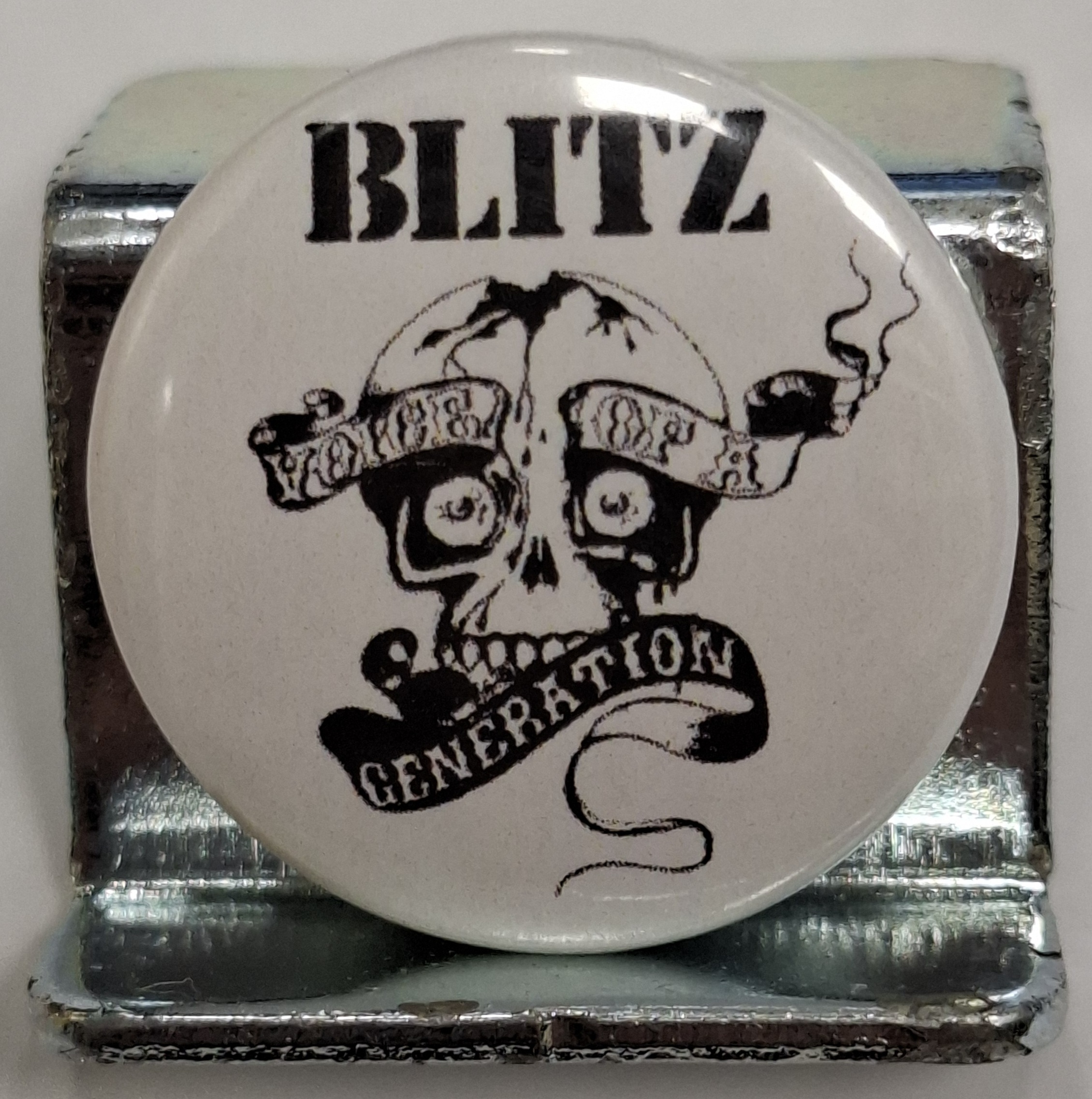 Przypinka. 4. Blitz