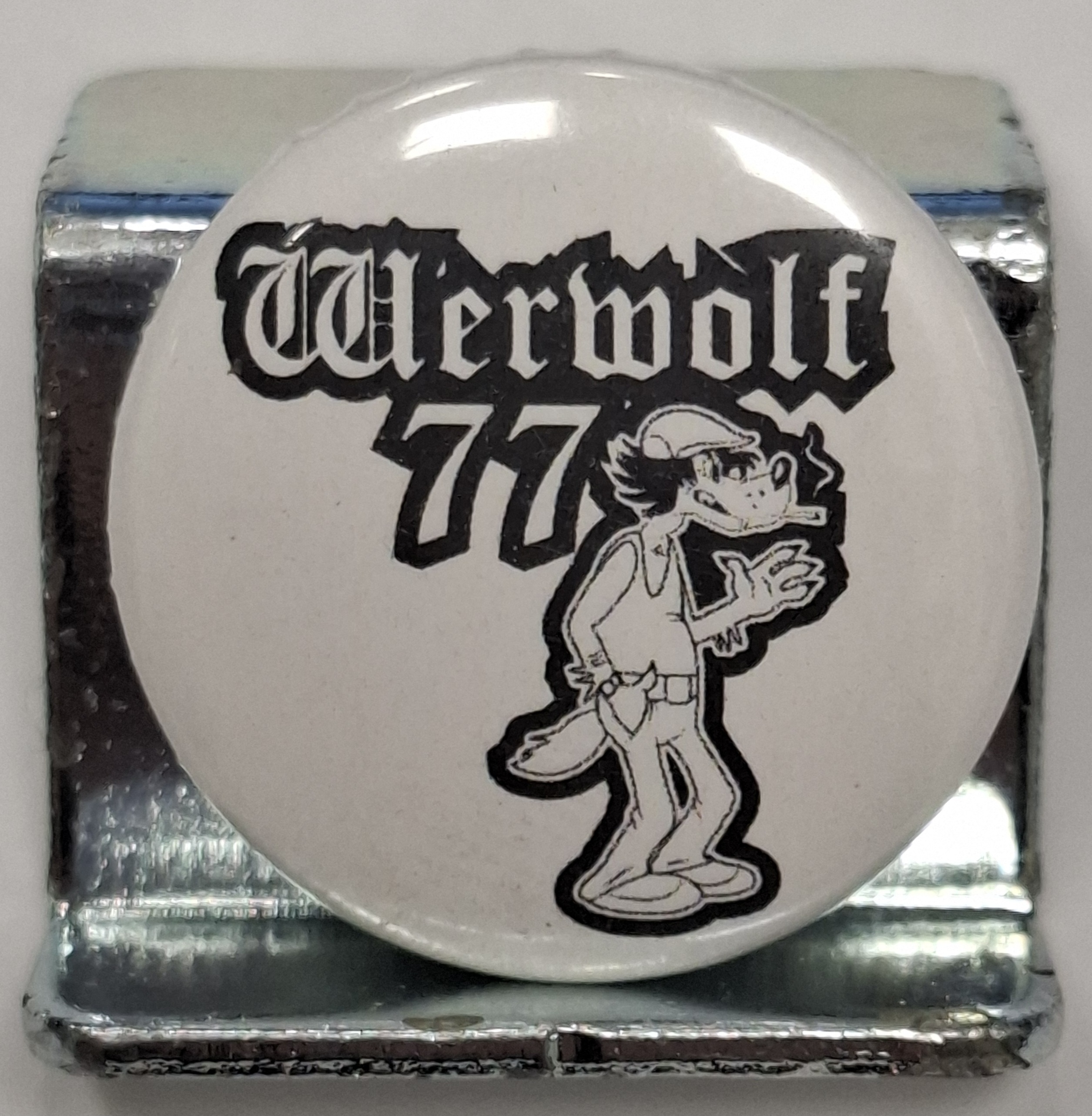 Przypinka. 52 Werwolf 77 - wilk