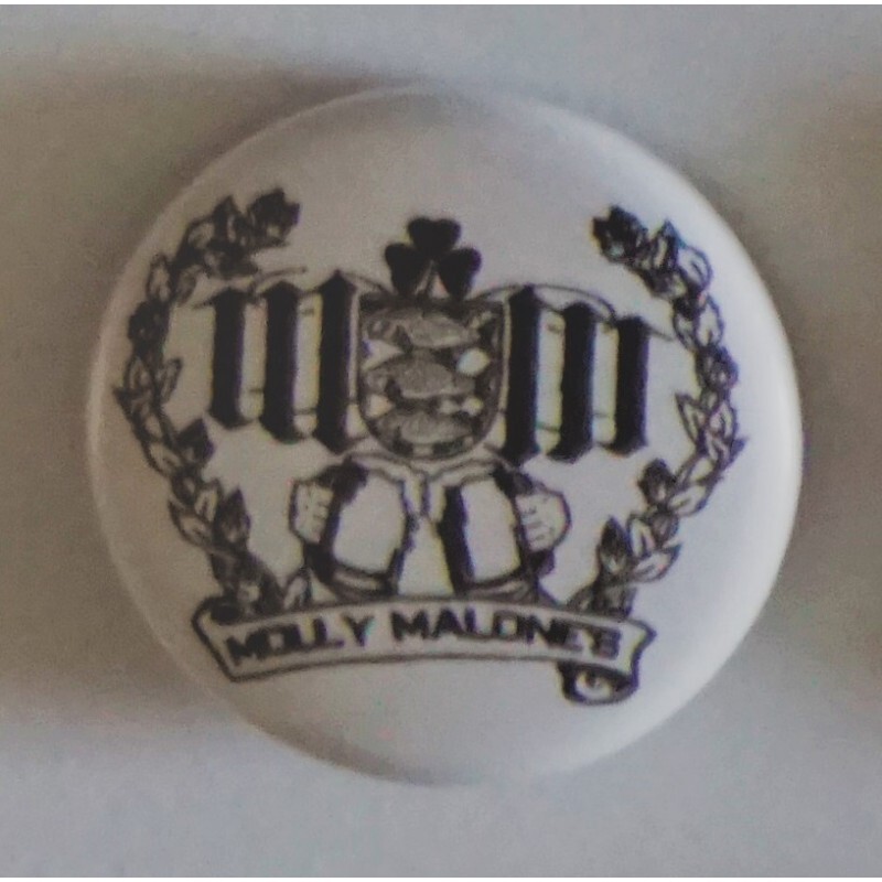 Przypinka. Molly Malone's - Giżycko