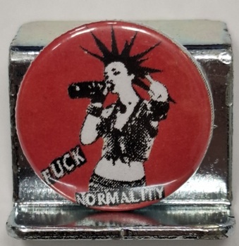 Przypinka. 72.  Fuck Normality