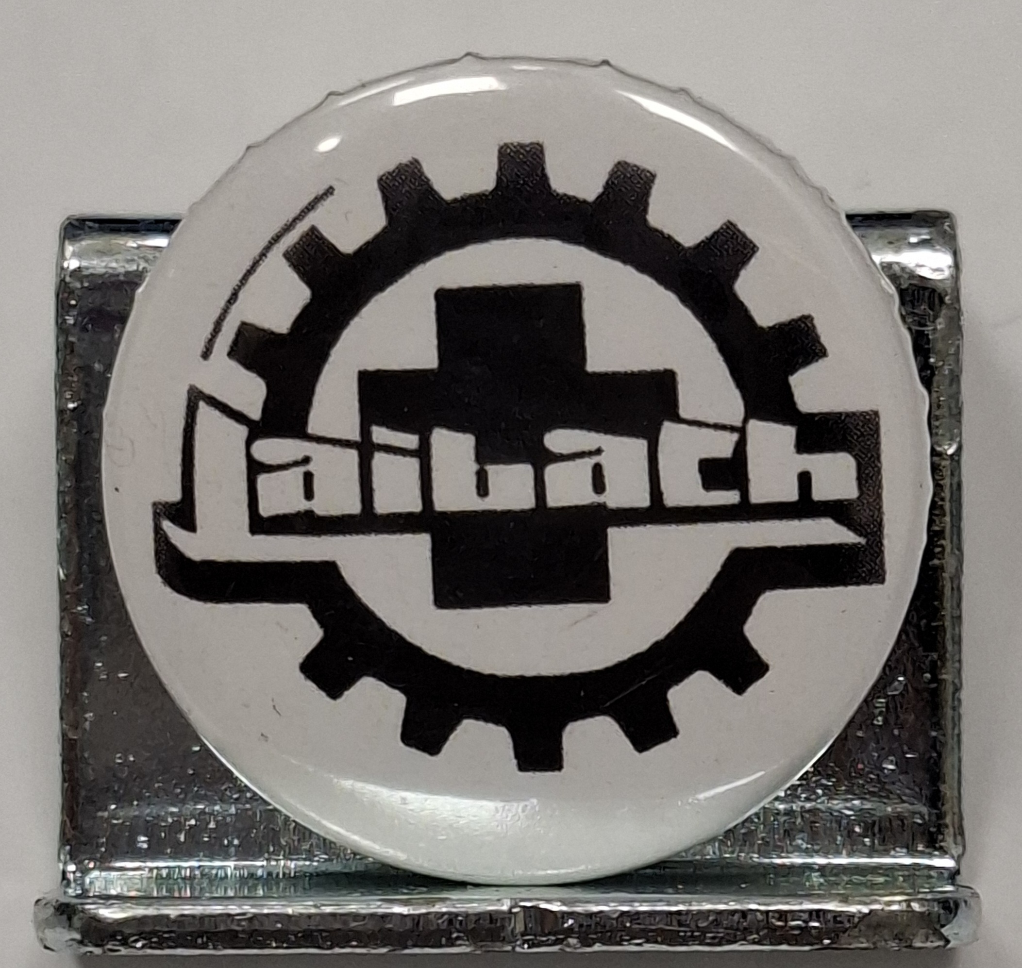 Przypinka. 66. Laibach