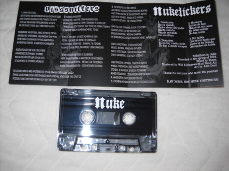 PissSniffers / Nukelickers "Sniffing Nuke" - split