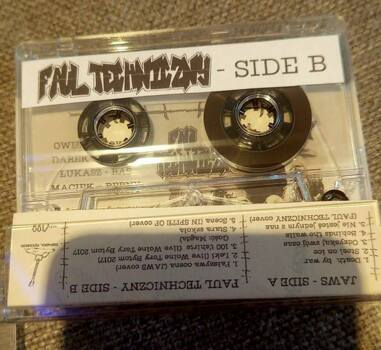 Jaws / Faul Techniczny "17 minut kary"