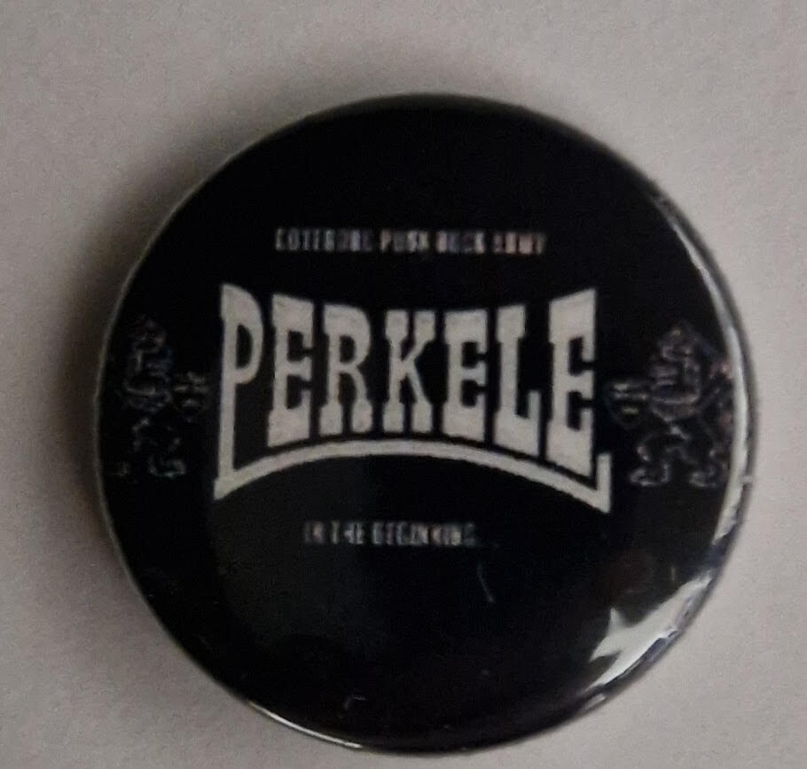 Przypinka. Perkele, dwa lwy