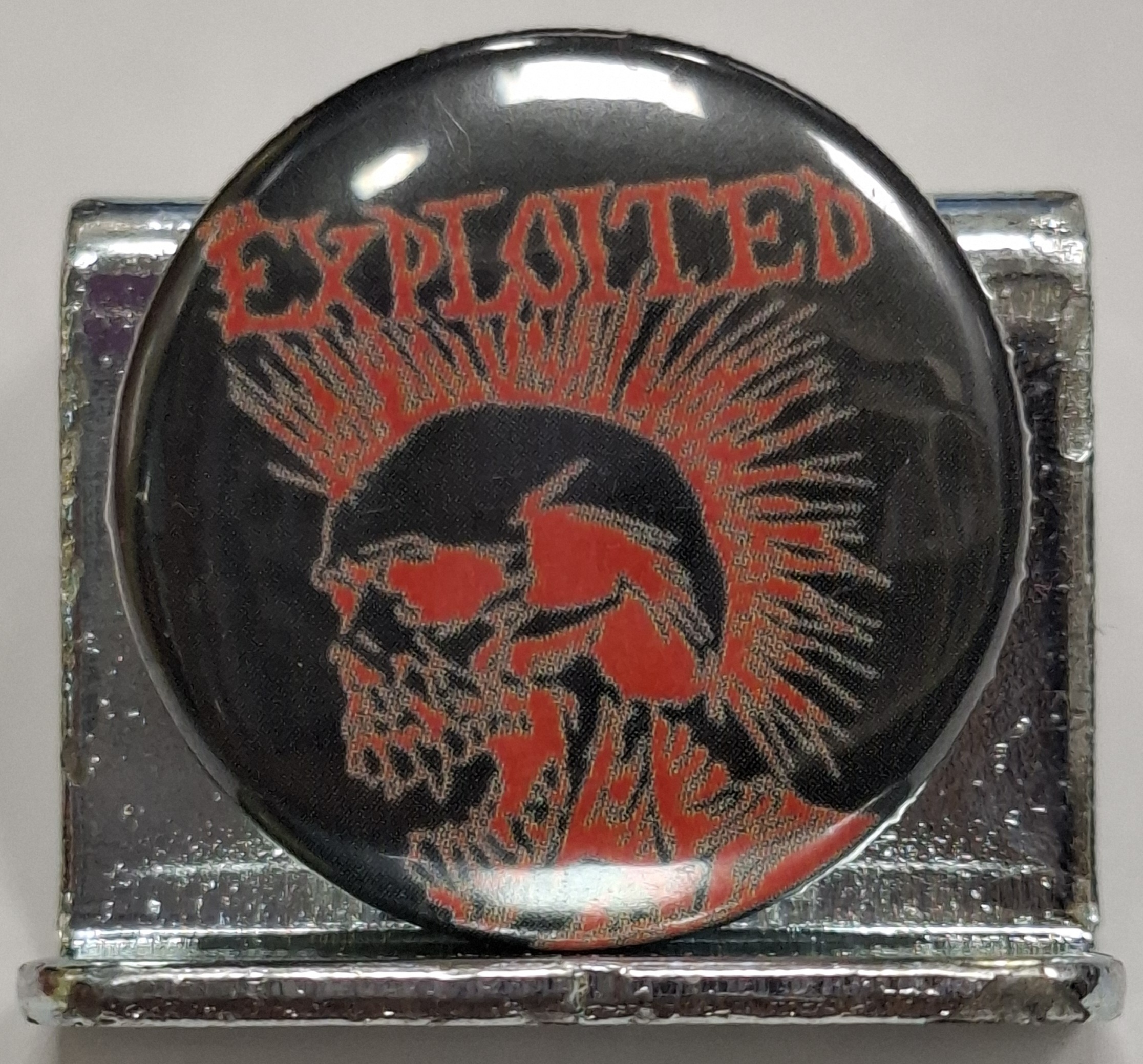 Przypinka. 6. Exploited 