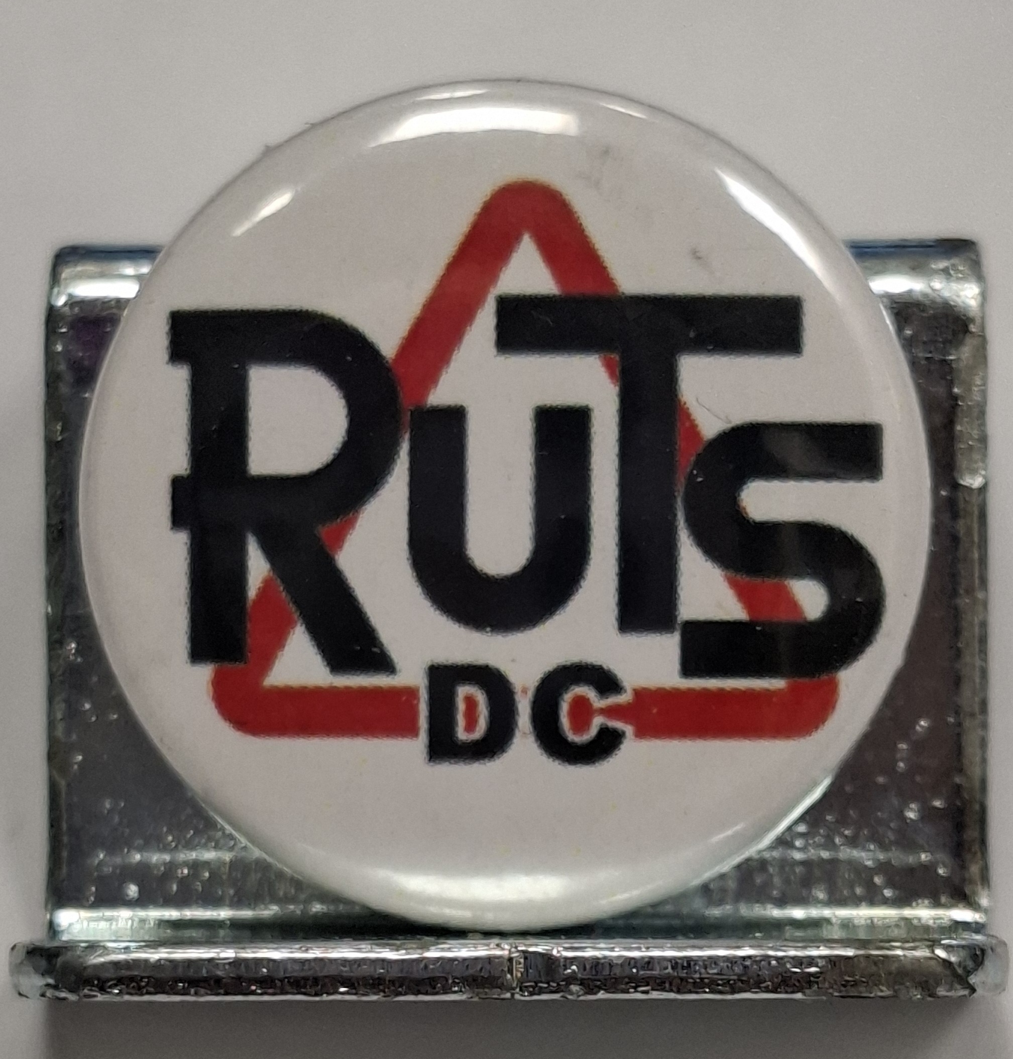 Przypinka. 74. Ruts DC